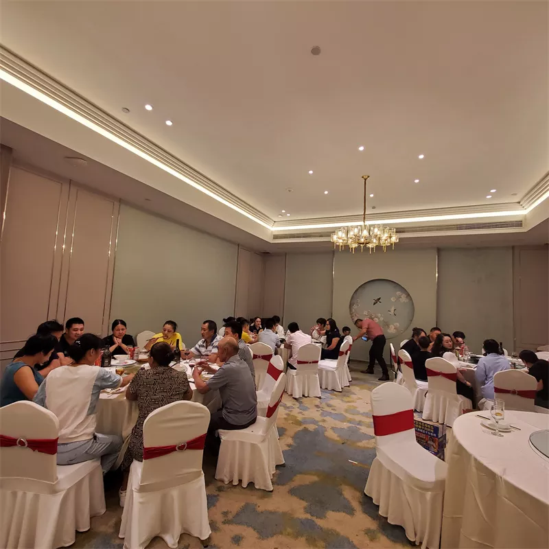 员工聚餐